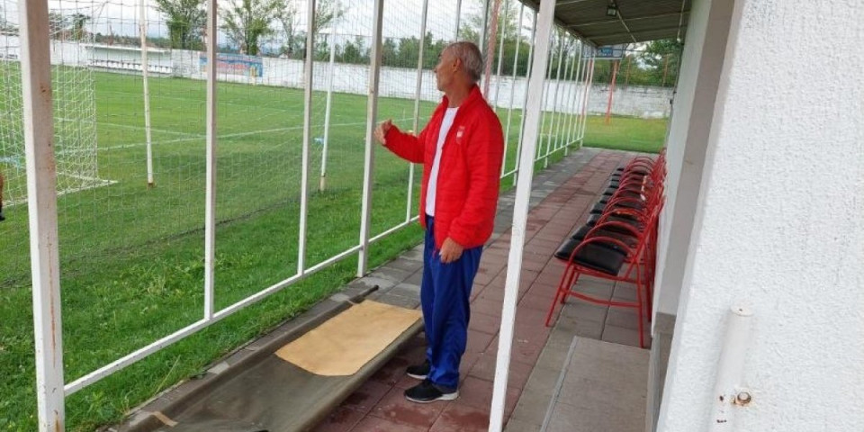 Fudbaler kog je udario grom promenio boju, igrači padali u nesvest... Potresno svedočenje ekonoma (VIDEO/FOTO)