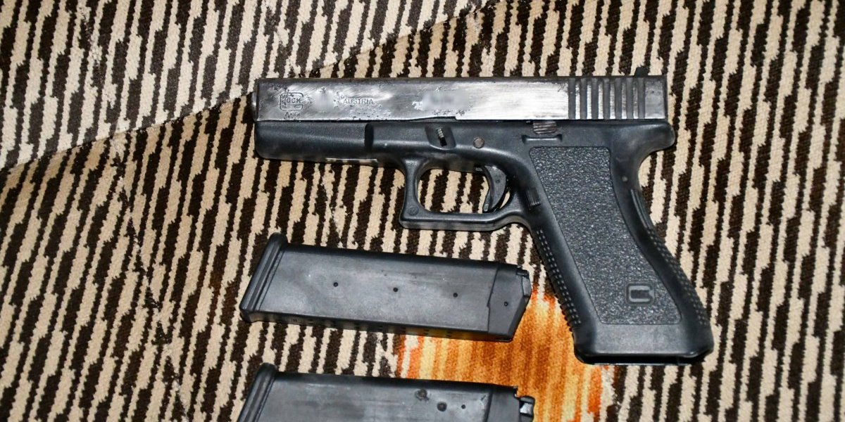 Zaplenjene puške, pištolj i municija: Uhapšen muškarac u Nišu (FOTO)