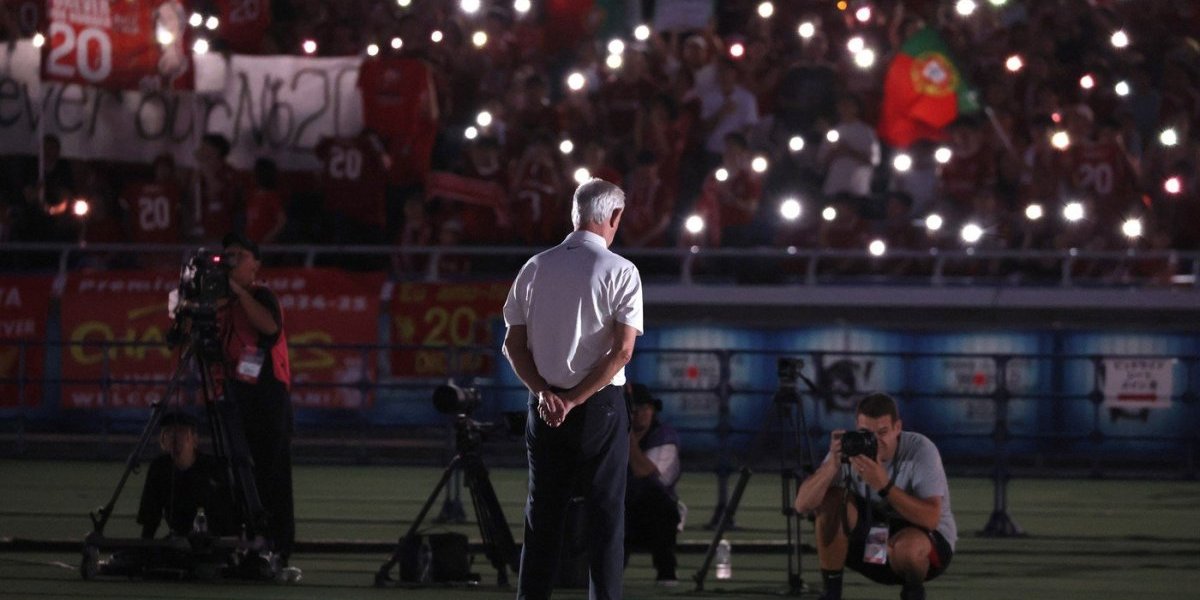 Ceo stadion utihnuo u 20. minutu: Prvi meč na Enfildu nakon tragedije Žote, ovaj prizor ostavja bez reči