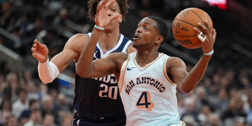 Foks ostaje u Sparsima i dobija čitavo bogastvo: Zarađivaće više od Luke Dončića