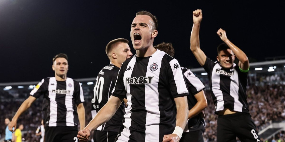 Trifunović oduševio sve: Nema starijih, moraš ti - Mi ne igramo za Partizan, mi živimo Partizan