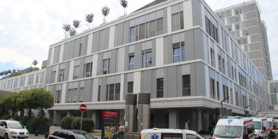 Haos na beogradskim bazenima: Povređeni maloletnici - Hitno transportovani u Urgentni centar