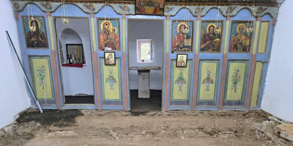 Obnovom svetinje bliži su Bogu! U crkvi Svete Petke u Gornjem Jabukovu, dešavaju se dobre stvari (FOTO)