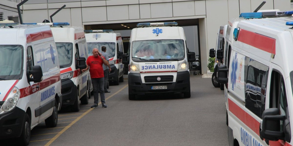 Maltretirali maloletnike, palili baklje, pa ga unakazili motkama: Jezivo nasilje u Zemunu