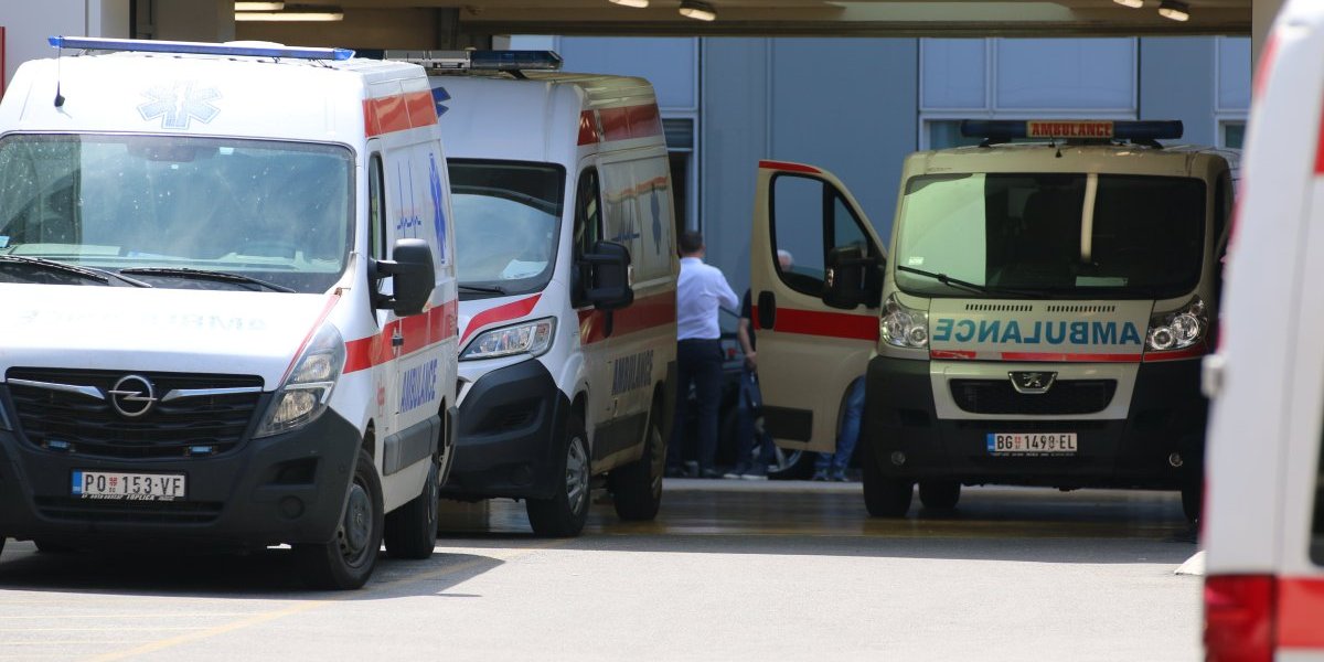 Umrla beba nakon pada niz stepenice! Tragedija - majka uhapšena, dete i pre bilo u povredama