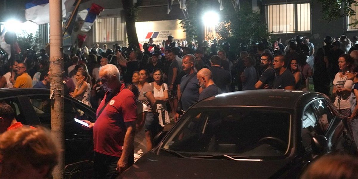 Povređen gradski odbornik! Blokaderi pokazali svoje pravo lice: Nasilje, pretnje i psovke - za drugo ne znaju (VIDEO)