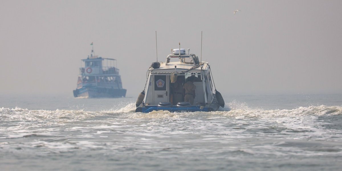 Nesreća u Grčkoj! Gliser udario u stene: Povređeni turisti kod Halkidikija, brod potonuo