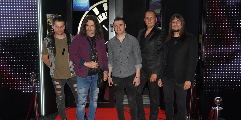 Tužan dan za Amadeus bend - Njegovu smrt ne mogu da prežale: "Nebo svira u tvom tempu"