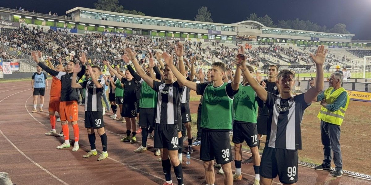 "Grobari" stali uz ekipu: Fantastična slika nakon bolnog poraza (VIDEO)