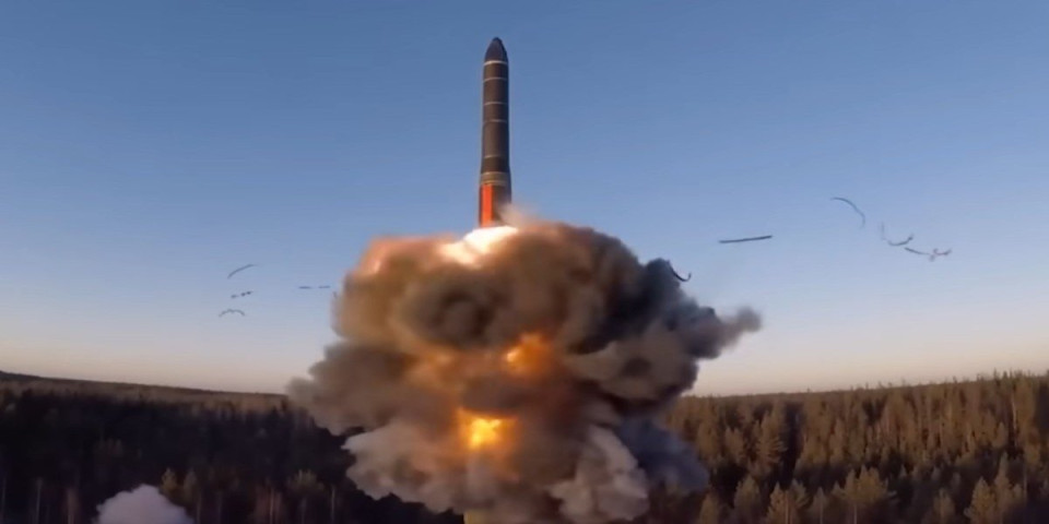 (VIDEO) Putin sa Arktika lansira "Leteći Čenobilj"! Satelitski snimci iz Rusije lede krv u žilama, Ameri su upravo shvatili šta kreće