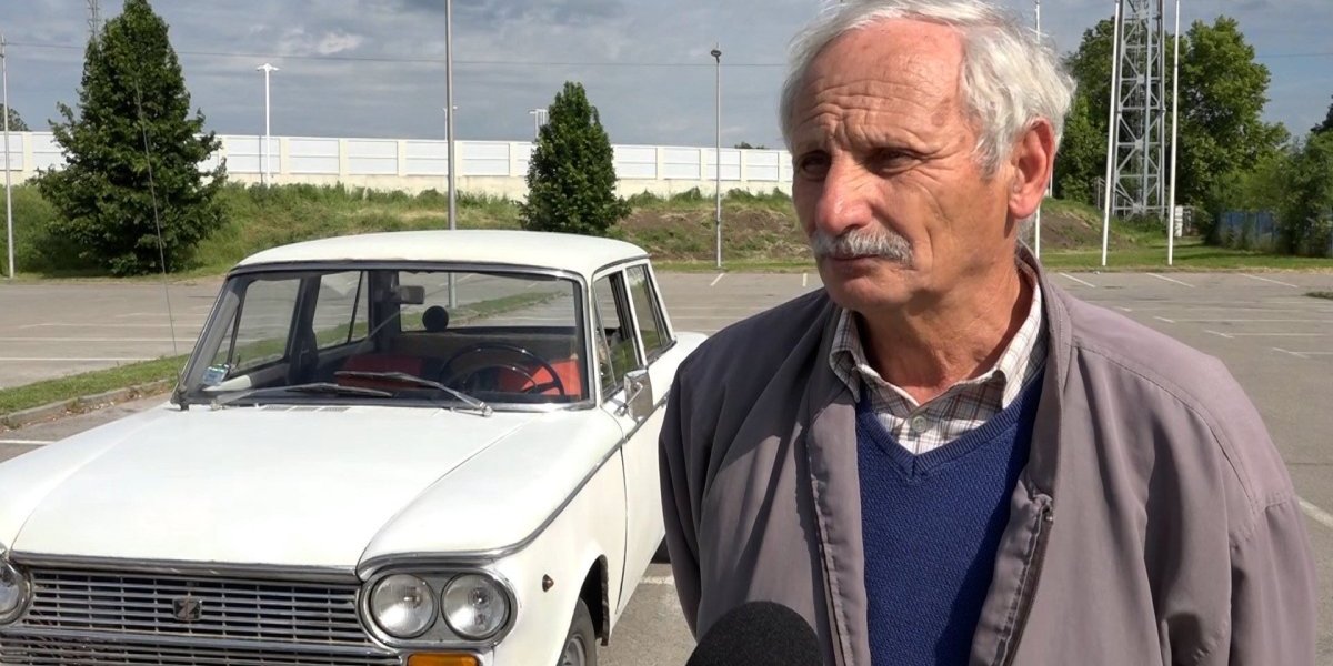 Neće Raća nigde bez tristaća! "Jugoslovenski Mercedes" sa zadovoljstvom vozi skoro pet decenija, ovo je njegova tajna (FOTO)