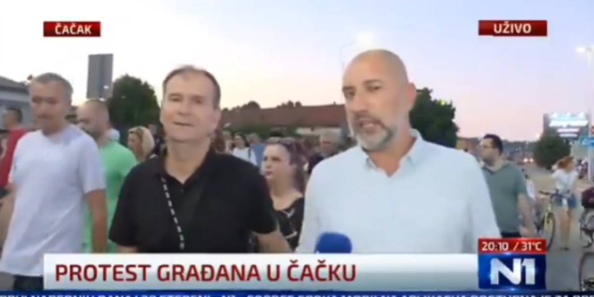 Ludi Isa na čelu čačanskih blokadera: Ljudi, ovo je za verovali ili ne, lokalni prevarant vodi proteste, on je Đilasov predsednik biračkog odbora