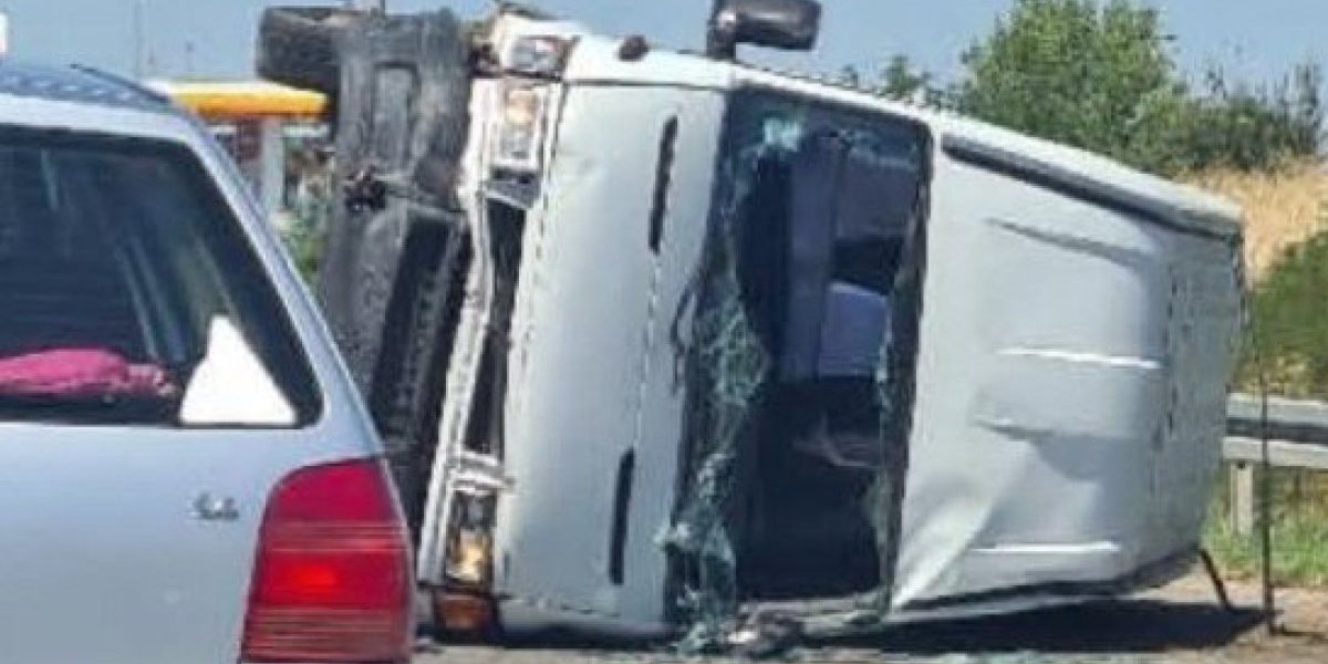 Prevrnuo se kombi: Nesreća na auto-putu kod Banovaca