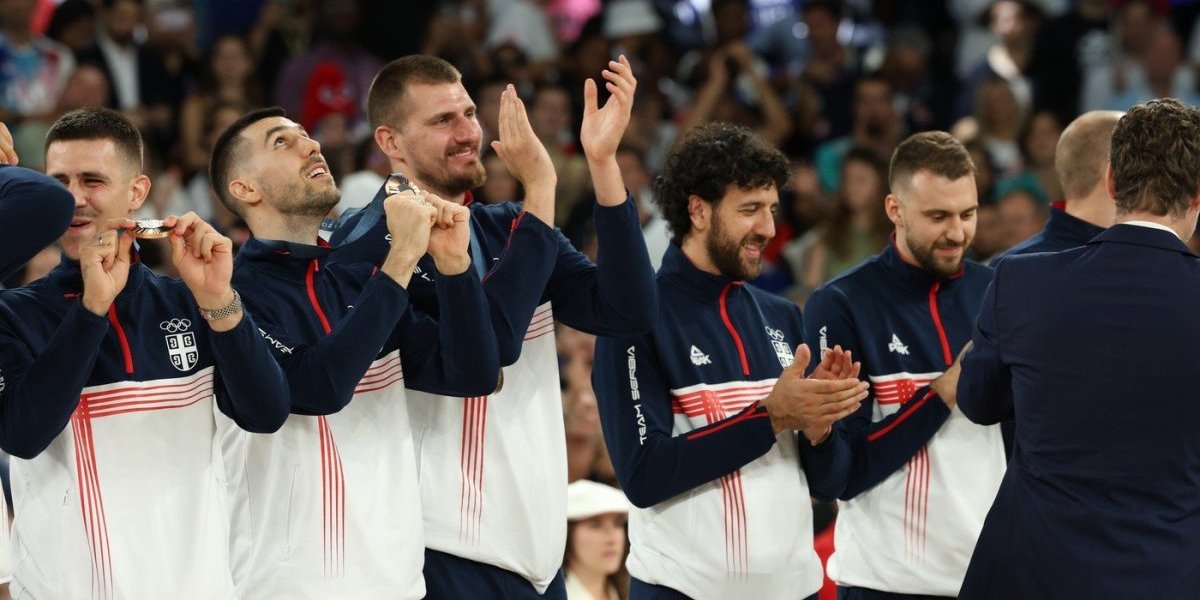 Momci su bili istorijski pijani - Godinu dana je prošlo od legendarne proslave "orlova" u Parizu (VIDEO)