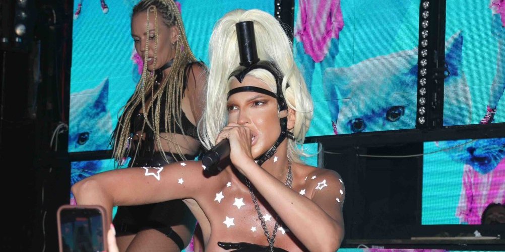 Ovaj moćnik je zaluđen Karleušom: Za noć zbog nje pukao 20.000 evra