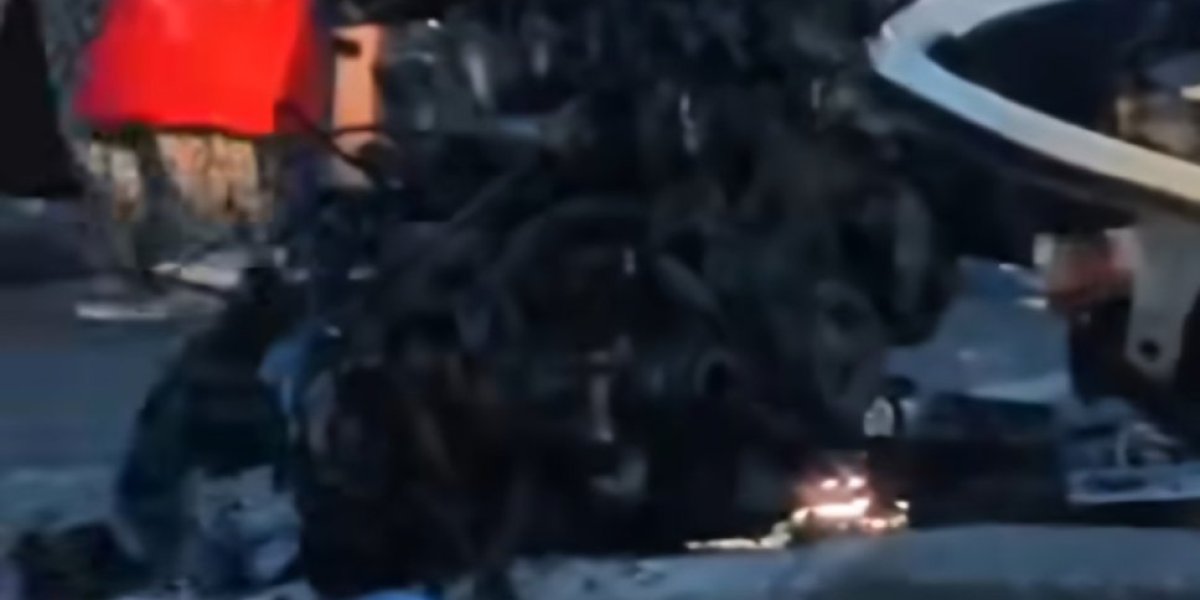 Sitroenu otpao motor kod bilborda 