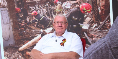 Lider Srpske radikalne stranke Vojislav Šešelj oglasio se za Informer TV nakon što su mu blokaderi demolirali stranačke prostorije u Zemunu.