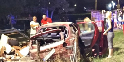 Teška saobraćajka dogodila se večeras u Desimirovcu kod Kragujevca.