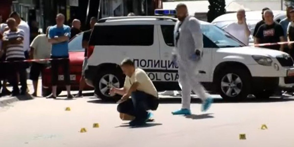 Forenzičari prikupljaju dokaze 