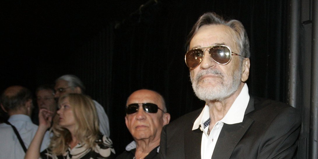 "Uvek je bio šmeker": Nikad viđena fotografija Dragana Nikolića iz lične karte (FOTO)