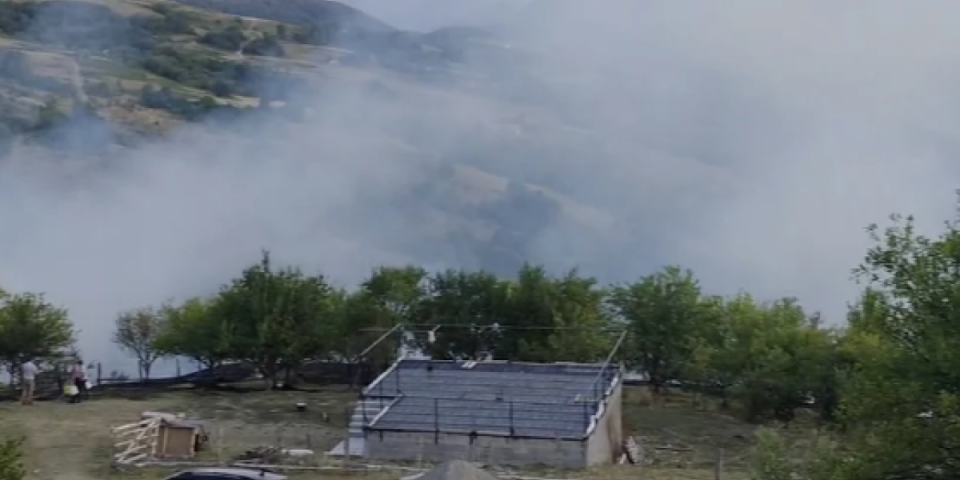 Upozorenje za srpske turiste: Vatrena stihija guta sve pred sobom, posledice mogu biti fatalne (FOTO)