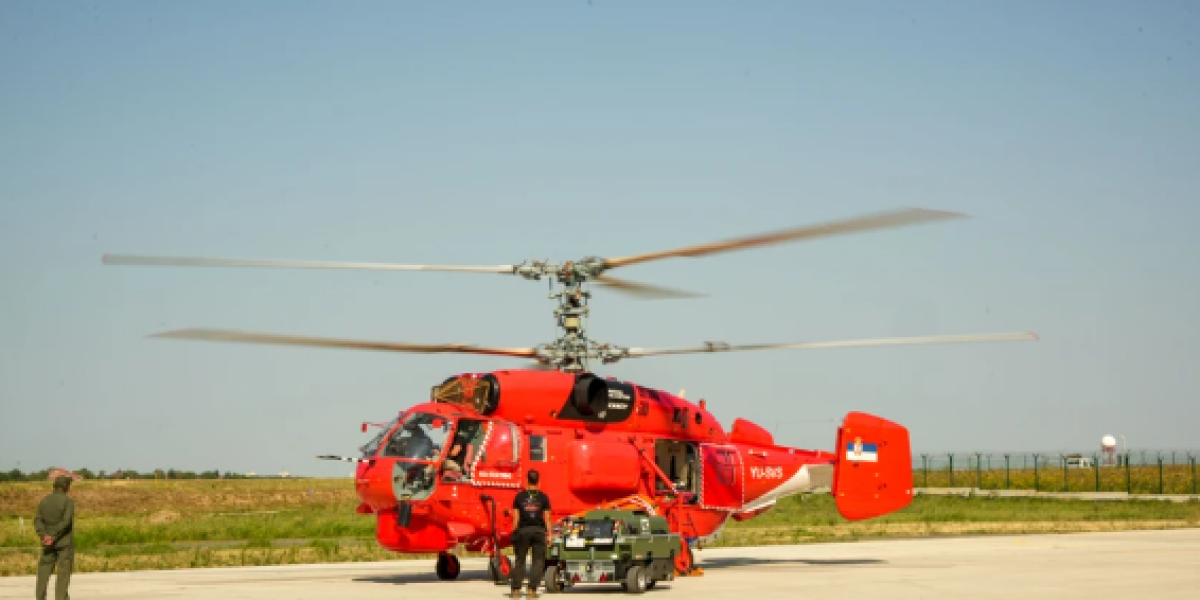 Građani iz Crne Gore oduševljeni srpskim helikopterom: U prvim borbenim linijama sa vatrenom stihijom - Staje na put požarima