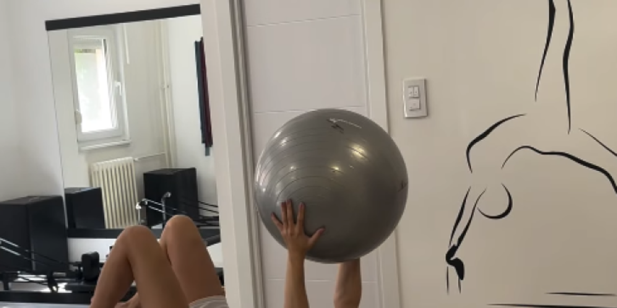 Luna Đogani trenira