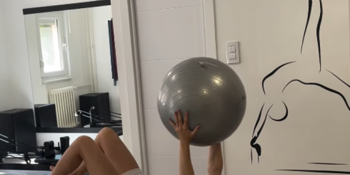 Luna Đogani trenira