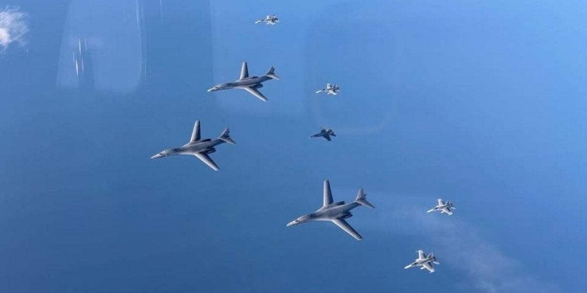 Amerika raspoređuje bombardere uz rusku granicu uoči sastanka Trampa i Putina na Aljasci!