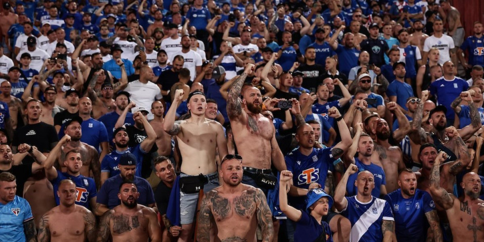 Munjevit odgovor "delija" - Navijači Leha napravili mural ispred "Marakane" (FOTO)