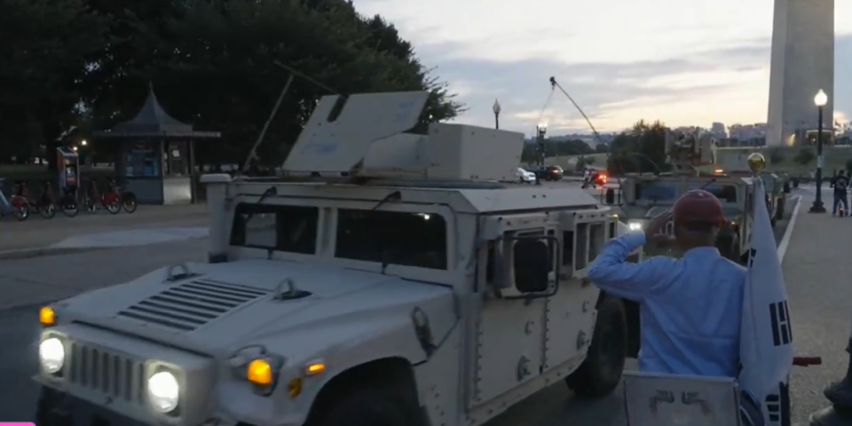 (VIDEO) Počelo je: Vojska SAD izlazi na ulice Vašingtona - kreće obračun u glavnom gradu, situacija izmakla kontroli