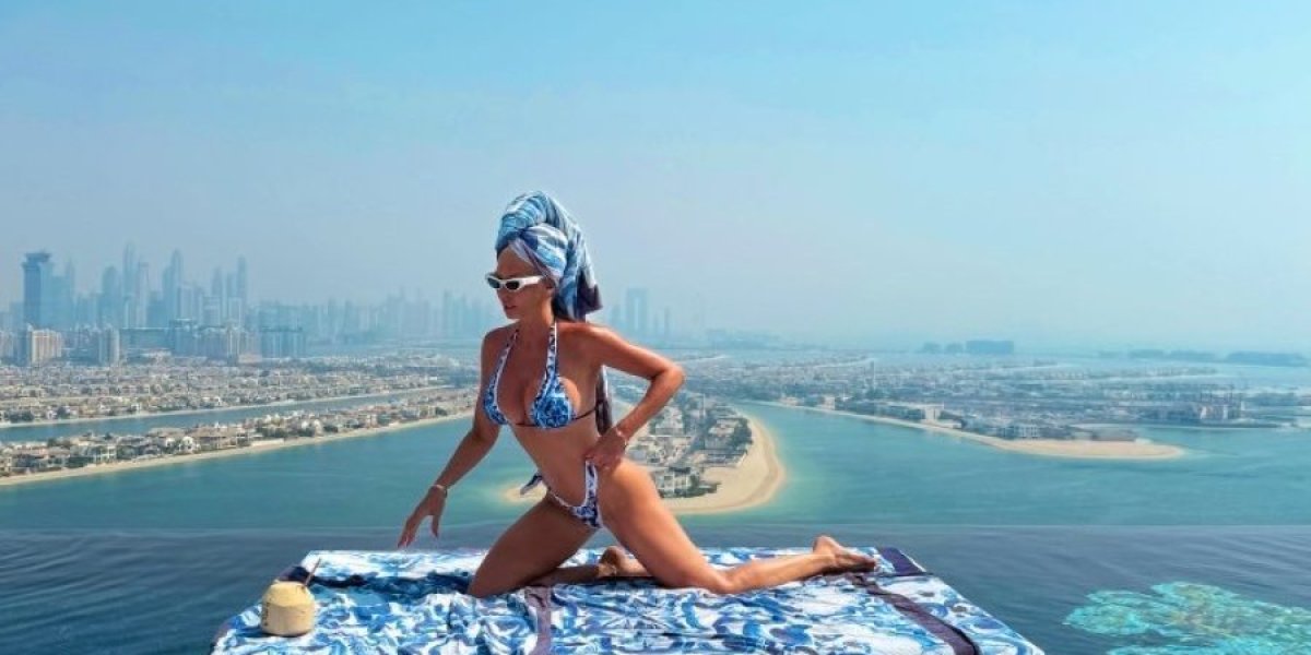 Šok foto - Karleuša na vrhu sveta: Vrele poze u Emiratima, baškari se kao kraljica (GALERIJA)