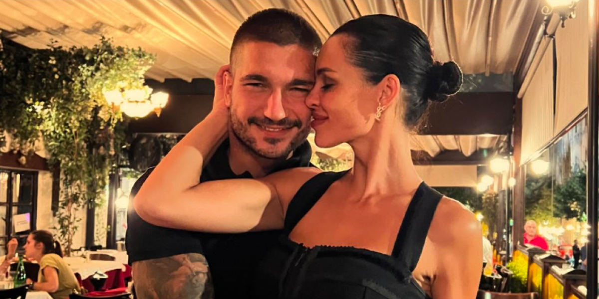 Mirko Šijan strasno ščepao suprugu: Vreli kadrovi na moru uz zalazak sunca (FOTO)