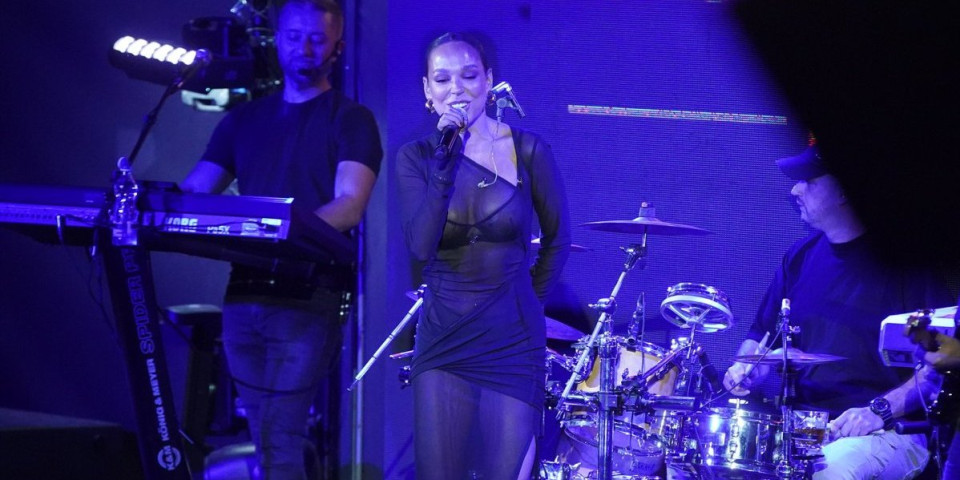 "Alkohol me radi na incidente": Pevačica otkrila kakva je kada popije