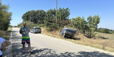 Danas oko 13 časova u selu Jabučje kod Kragujevca došlo je do saobraćajne nezgode u kojoj je vozač Citroena pukom srećom ostao nepovređen.