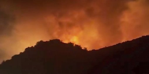 Požar u Kaliforniji! Šumski plamen guta područje severno od Los Anđelesa, auto-put zatvoren za saobraćaj