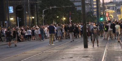 Blokaderi pobesneli! Još jedna poslanica preleće u SNS -  Potpuni haos u redovima njihovog "jedinstvenog fronta"