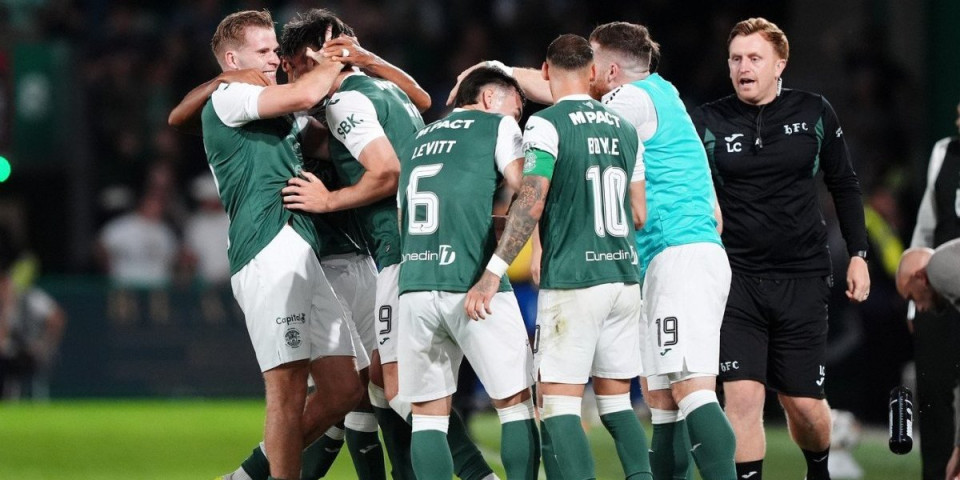 Auuuu, šta ovo bi: Nestvaran gol Bouvija, lobovao Miloševića sa preko 30 metara (VIDEO)