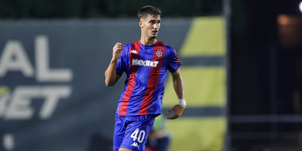 Nemojte drvlje i kamenje... Blagojević stao u odbranu Simića