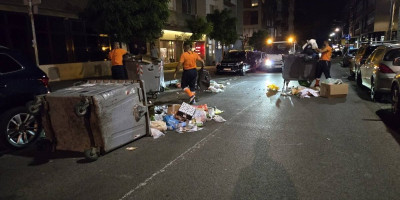 JKP "Gradska čistoća" Beograd najoštrije osuđuje varvarsko i destruktivno ponašanje učesnika sinoćnjeg protesta u Beogradu, koje je ostavilo tragove nezapamćenog haosa i rušenja po našem gradu.