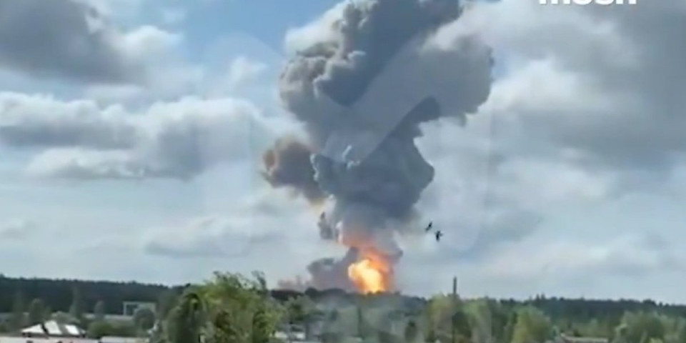 Masovni ukrajinski napad: Gađana naftna postrojenja, energetski centri (VIDEO)