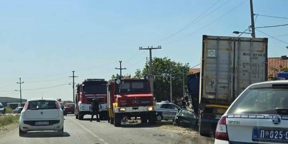 Na mestu ostali mrtvi: Ovo je uzrok nesreće kod Ugrinovaca u kojoj su poginula dva brata (FOTO)