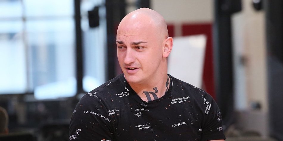 "Imam deformitet": Desingerica objasnio zašto je pipao ženu u avionu