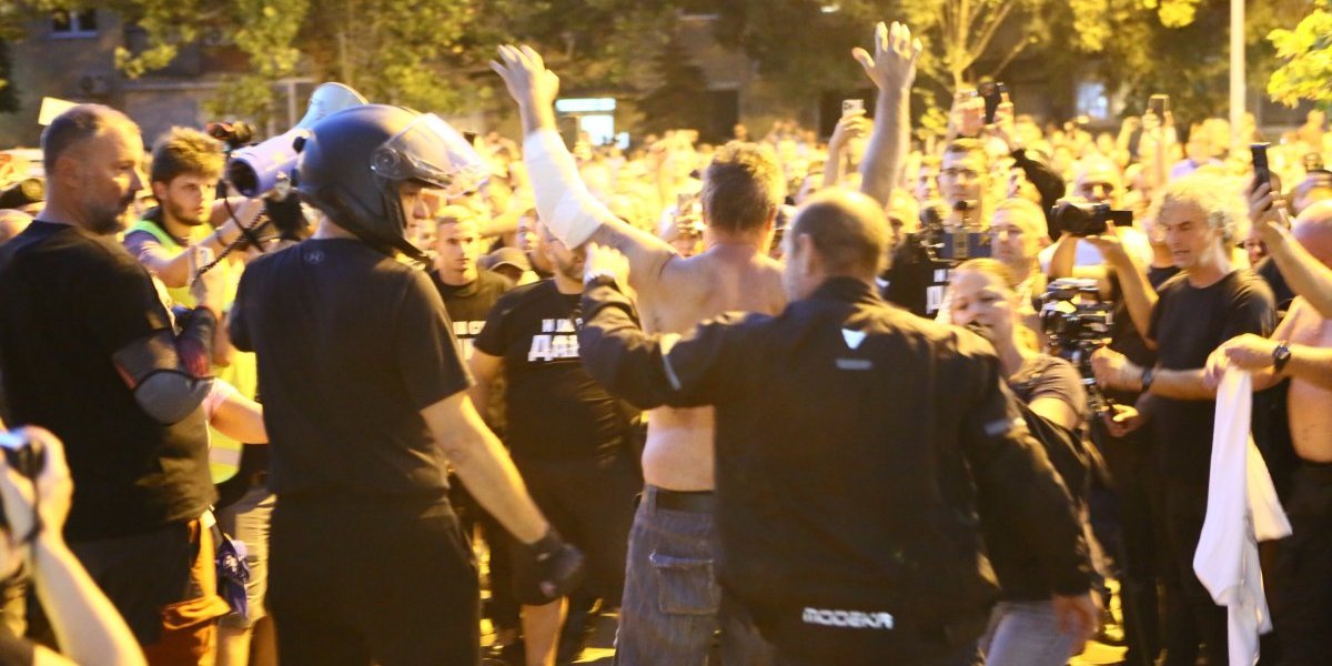 Pritvor do 30 dana za nasilnike iz Novog Sada! Petorica blokadera optužena za teško ubistvo u pokušaju u saizvršilaštvu