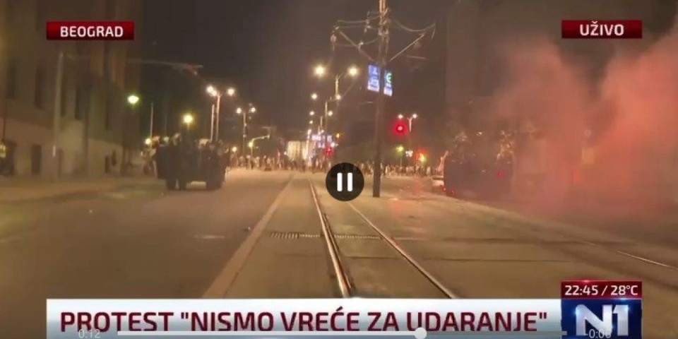 Tajkunska N1 priznala: U živom programu potvrdili da su blokaderi napali policiju (VIDEO)