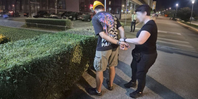 Kako saznaje Informer, jedan od napadača na novinara i snimatelja TV Informer je uhapšen.