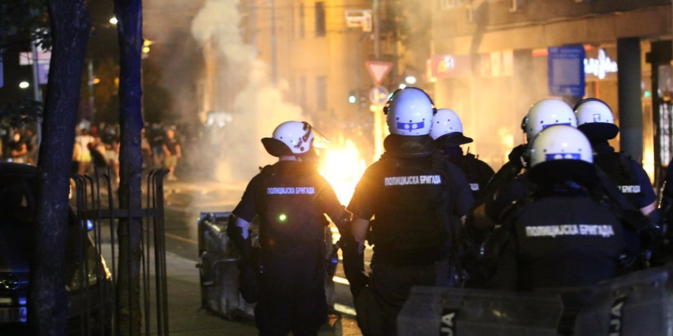 Državni udar u najavi! Ideologija "krvave šake": Ovako se priprema teren za postizborno nasilje