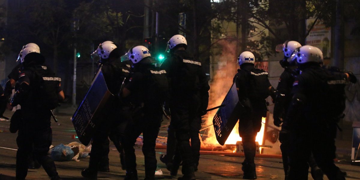 Ko su blokaderke koje predaju u našim školama? Jedna inspirisana Ustašama, druga preti deci neistomišljenika (FOTO)