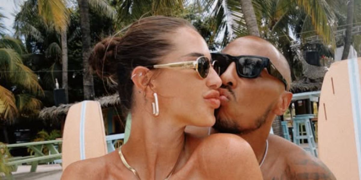 6.000 evra vredno 18-karatno zlato: Našu blogerku verenik šokirao luks poklonom (FOTO)