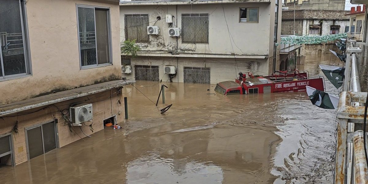 Katastrofa u Pakistanu: Poplave odnose puteve, zgrade i stotine života (FOTO/VIDEO)